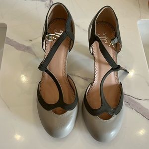 TG retro t-strap shoes size 8.5